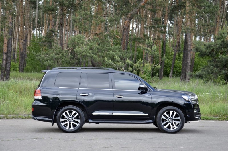 Toyota Land Cruiser 200