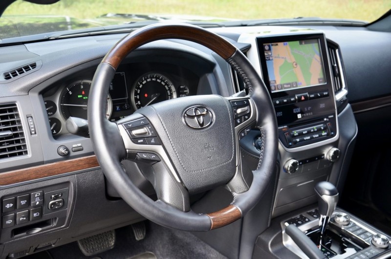 Toyota Land Cruiser 200