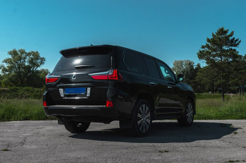 Lexus LX450D