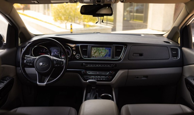 Kia Carnival