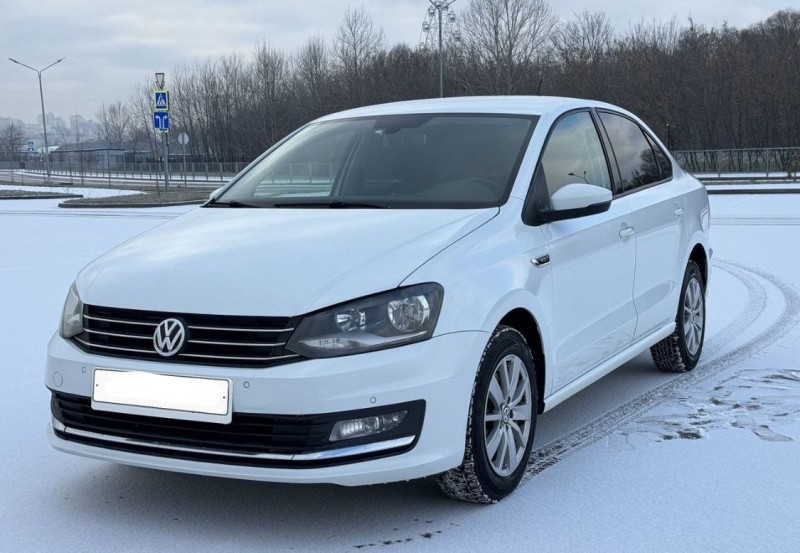 Volkswagen Polo белый