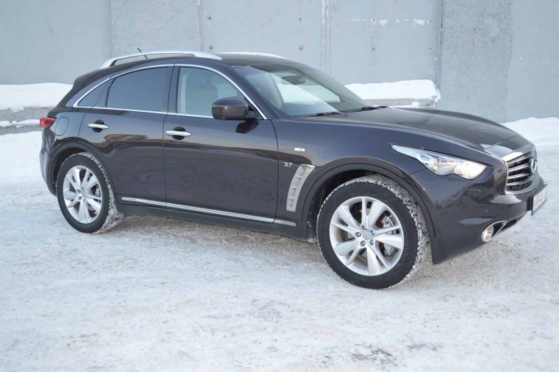 Infiniti QX70 / FX37
